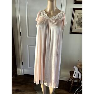 Vintage Miss Elaine nightgown